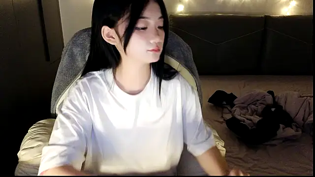 Snapshot of Jennie-007 chatting on 10-19-25, 10:38 Jennie-007 online show from 10-19-25, 10:38