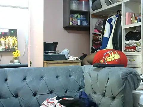 Snapshot of slender-qwene chatting on 06-21-26, 06:27 slender-qwene online show from 06-21-26, 06:27