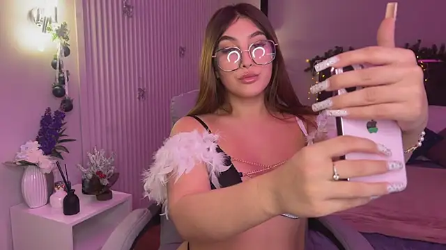 XtraHotX online show from 01-07-25, 01:06