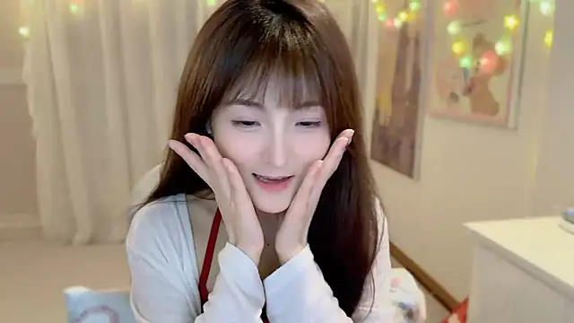 Snapshot of SHUIshui_ chatting on 02-14-25, 02:12 SHUIshui online show from 02-14-25, 02:12
