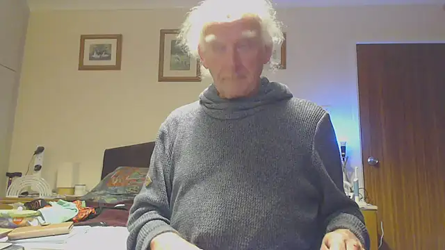 WaverlyKernow online show from 12-12-24, 08:53