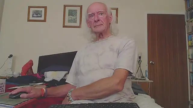 WaverlyKernow online show from 10-14-25, 03:35