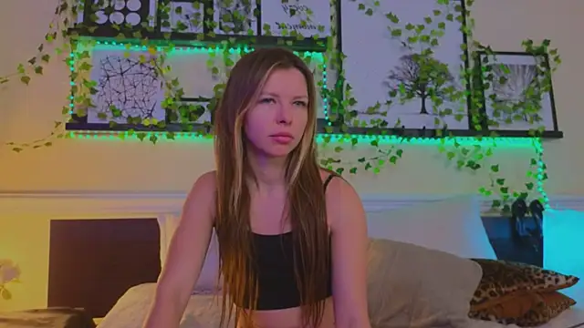 Real Tini online show from 01-19-25, 06:09