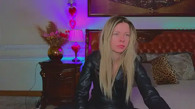 Real Tini online show from 02-11-26, 06:07