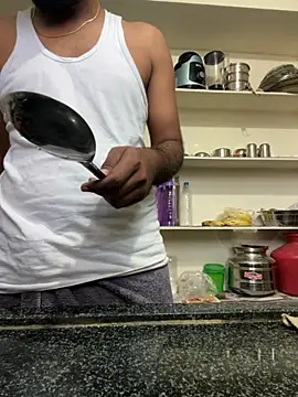 Snapshot of TeluguBoyAbhi chatting on 10-29-25, 04:37 TeluguBoyAbhi online show from 10-29-25, 04:37