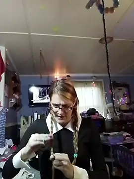 Snapshot of beelzebubblesxo chatting on 10-29-25, 01:13 beelzebubblesxo online show from 10-29-25, 01:13