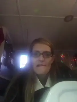 Snapshot of beelzebubblesxo chatting on 10-31-25, 06:47 beelzebubblesxo online show from 10-31-25, 06:47