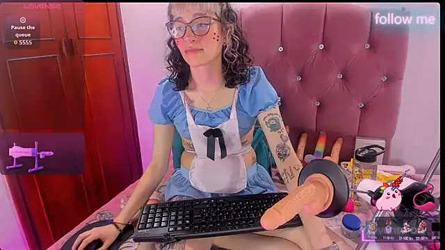 Snapshot of neeko_princes chatting on 10-09-25, 12:36 neeko princes online show from 10-09-25, 12:36