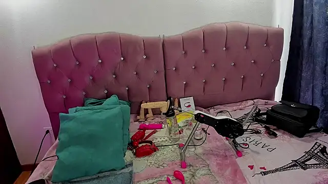 Snapshot of neeko_princes chatting on 10-22-25, 12:05 neeko princes online show from 10-22-25, 12:05