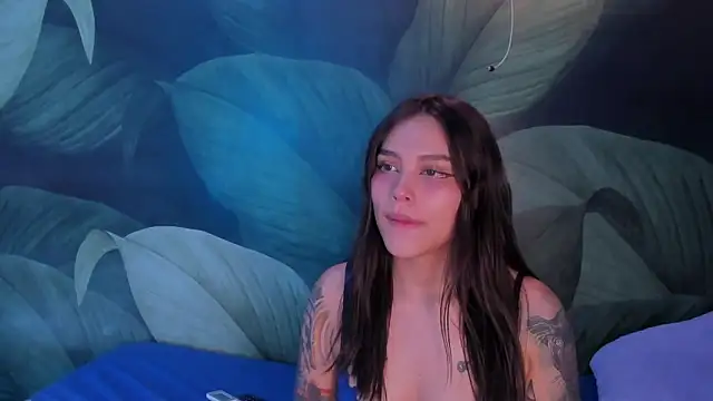 Snapshot of sweett_dirty chatting on 12-28-24, 03:37 sweett dirty online show from 12-28-24, 03:37