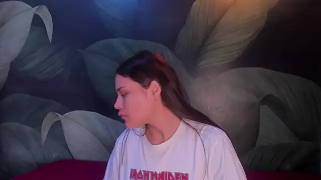 Snapshot of sweett_dirty chatting on 02-05-25, 12:17 sweett dirty online show from 02-05-25, 12:17