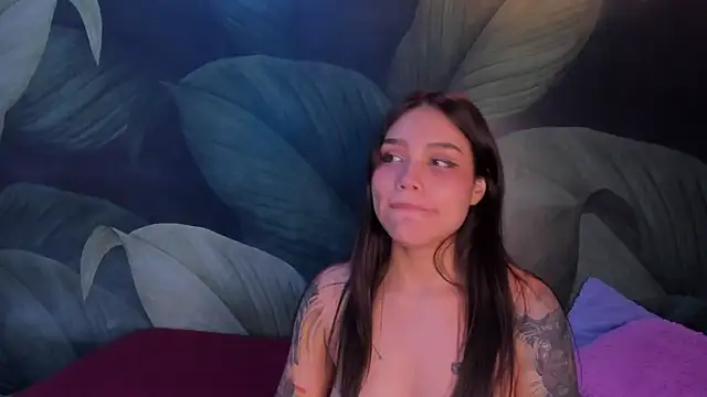 Snapshot of sweett_dirty chatting on 02-08-25, 03:31 sweett dirty online show from 02-08-25, 03:31