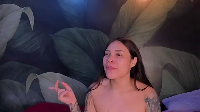 Snapshot of sweett_dirty chatting on 03-04-25, 12:22 sweett dirty online show from 03-04-25, 12:22