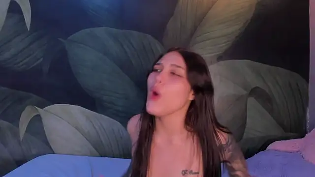 Snapshot of sweett_dirty chatting on 03-05-25, 06:23 sweett dirty online show from 03-05-25, 06:23