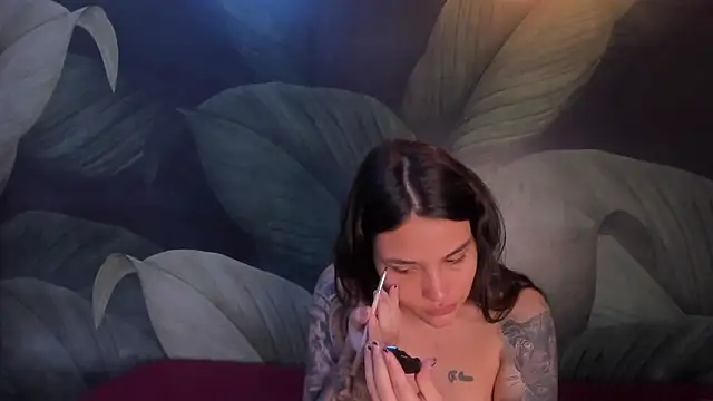 Snapshot of sweett_dirty chatting on 03-19-25, 12:23 sweett dirty online show from 03-19-25, 12:23