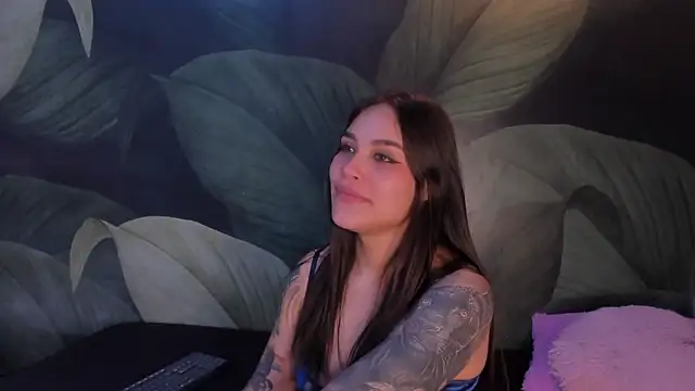 Snapshot of sweett_dirty chatting on 03-21-25, 06:29 sweett dirty online show from 03-21-25, 06:29