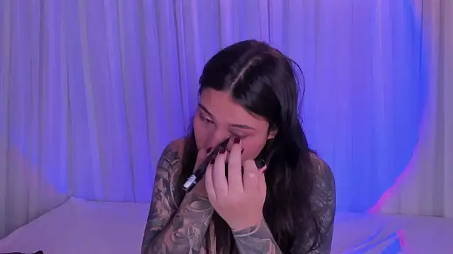 Snapshot of sweett_dirty chatting on 03-08-26, 12:20 sweett dirty online show from 03-08-26, 12:20