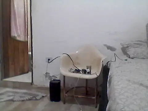 Snapshot of mariy_ chatting on 10-15-25, 12:33 mariy online show from 10-15-25, 12:33