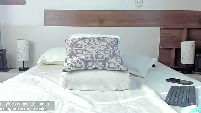  fullmoon online show from 03-24-26, 09:31