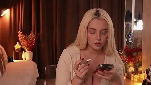 VictoriaMorrone online show from 12-03-25, 11:47