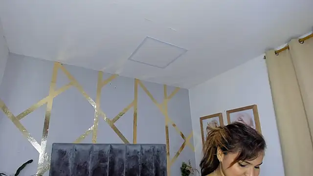 angelina castroo online show from 12-12-24, 06:25