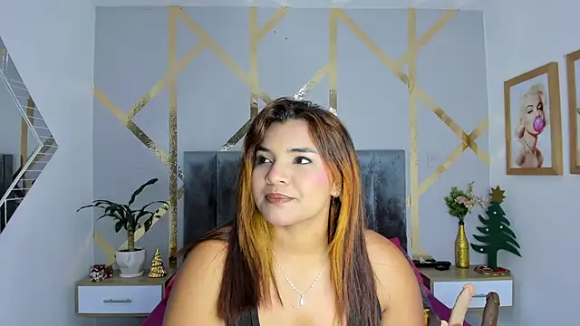 angelina castroo online show from 12-24-24, 03:27