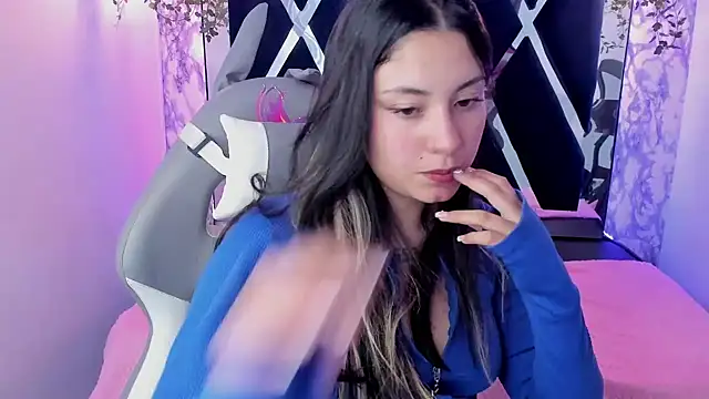 Lia 14  online show from 01-30-25, 05:39
