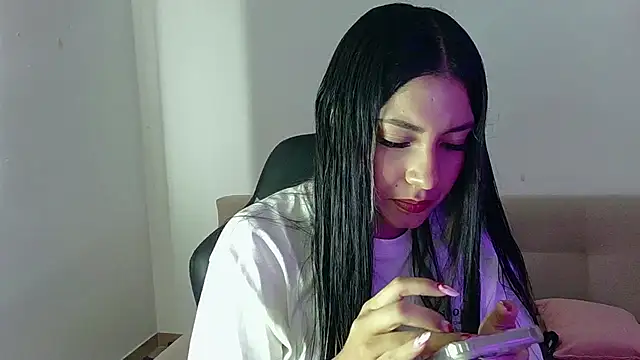 Snapshot of Lia_14_ chatting on 04-25-26, 05:10 Lia 14 online show from 04-25-26, 05:10