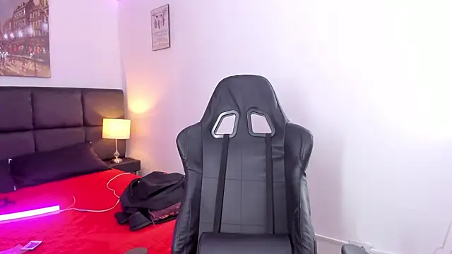 Snapshot of Megan_Miles02 chatting on 03-14-25, 02:10 Megan Miles02 online show from 03-14-25, 02:10