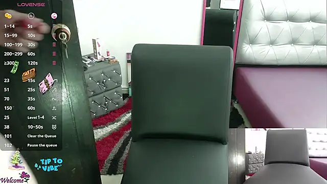 ViickySexy online show from 12-17-24, 07:48