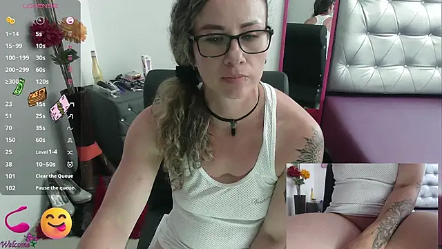 ViickySexy online show from 03-13-25, 07:39