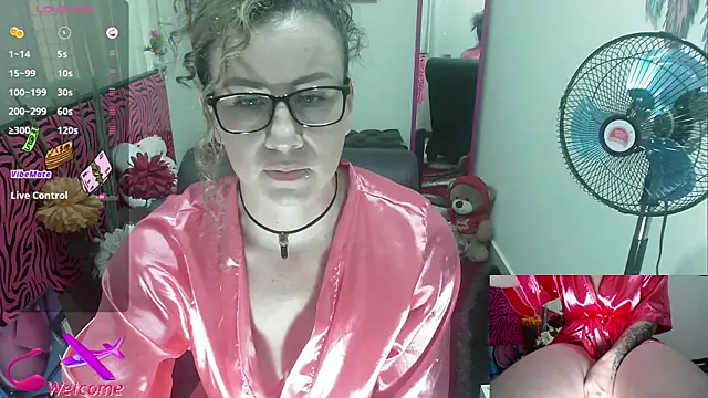 ViickySexy online show from 09-23-25, 07:28