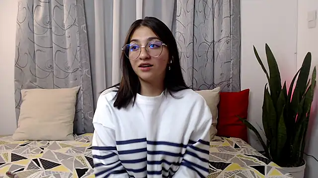 zoe moon18 online show from 01-16-25, 03:45