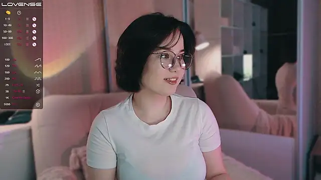 Snapshot of LissaLarsson_ chatting on 12-04-24, 05:11 LissaLarsson online show from 12-04-24, 05:11