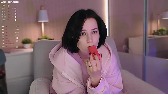 Snapshot of LissaLarsson_ chatting on 01-04-25, 11:11 LissaLarsson online show from 01-04-25, 11:11