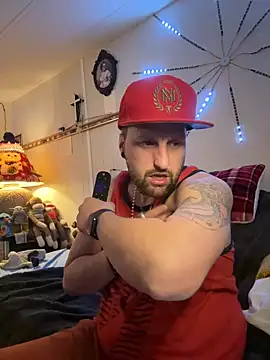 Snapshot of BobbyQ29 chatting on 12-17-25, 02:06 BobbyQ29 online show from 12-17-25, 02:06