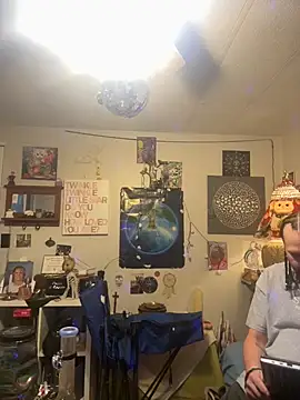 Snapshot of BobbyQ29 chatting on 12-21-25, 09:27 BobbyQ29 online show from 12-21-25, 09:27