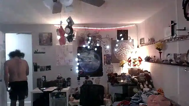 Snapshot of BobbyQ29 chatting on 01-13-26, 10:31 BobbyQ29 online show from 01-13-26, 10:31