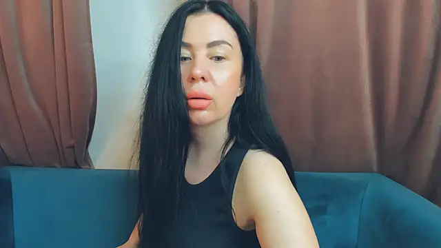 LayaFlow online show from 06-15-26, 07:54