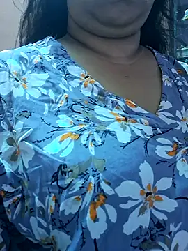 Snapshot of Ravina_patil1 chatting on 01-20-25, 01:42 Ravina patil1 online show from 01-20-25, 01:42