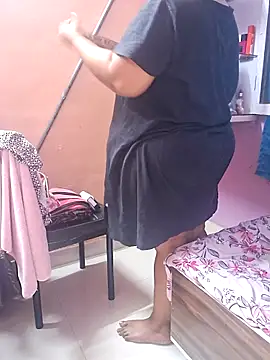 Snapshot of Ravina_patil1 chatting on 02-16-25, 12:30 Ravina patil1 online show from 02-16-25, 12:30