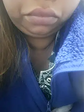 Snapshot of Ravina_patil1 chatting on 11-16-25, 10:48 Ravina patil1 online show from 11-16-25, 10:48