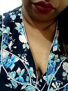 Snapshot of Ravina_patil1 chatting on 12-17-25, 02:56 Ravina patil1 online show from 12-17-25, 02:56