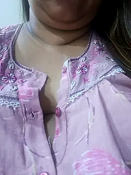 Snapshot of Ravina_patil1 chatting on 12-19-25, 10:28 Ravina patil1 online show from 12-19-25, 10:28