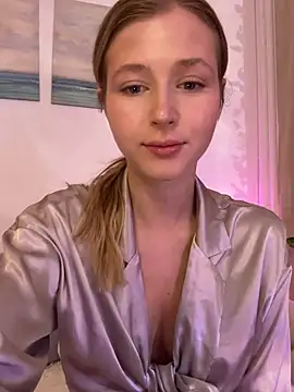 Snapshot of LunaRase chatting on 02-22-25, 04:29 LunaRase online show from 02-22-25, 04:29