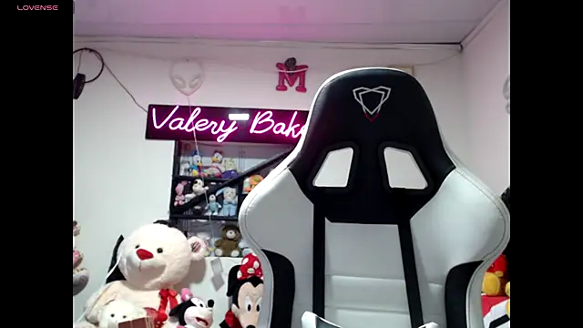 ValeryBaker  online show from 10-31-25, 11:11