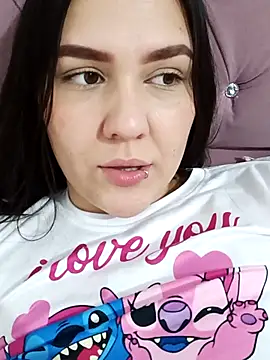 Snapshot of Ariakris chatting on 11-21-25, 08:51 Ariakris online show from 11-21-25, 08:51