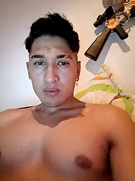 Snapshot of johan_l_ chatting on 02-20-26, 01:35 johan l online show from 02-20-26, 01:35