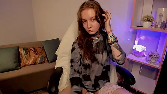 Mary Xextra online show from 09-24-25, 12:03