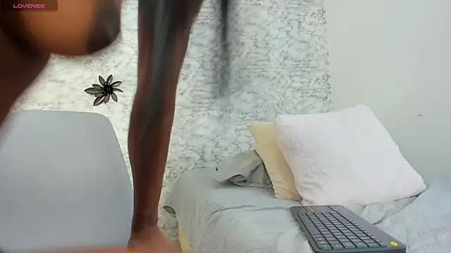 Canhela1 online show from 12-13-24, 05:05